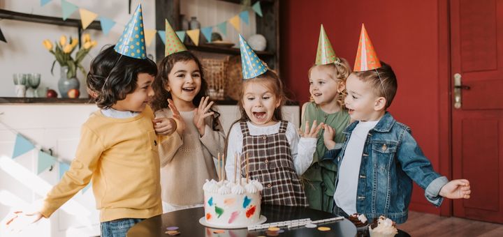 evde-dogum-gunu-video-kamera-cekimi-fiyatlari-evde-dogumgunu-kamera-cekimi-yapan-yer-tavsiye-dogumgunu-video-kamera-cekimi-tavsiye